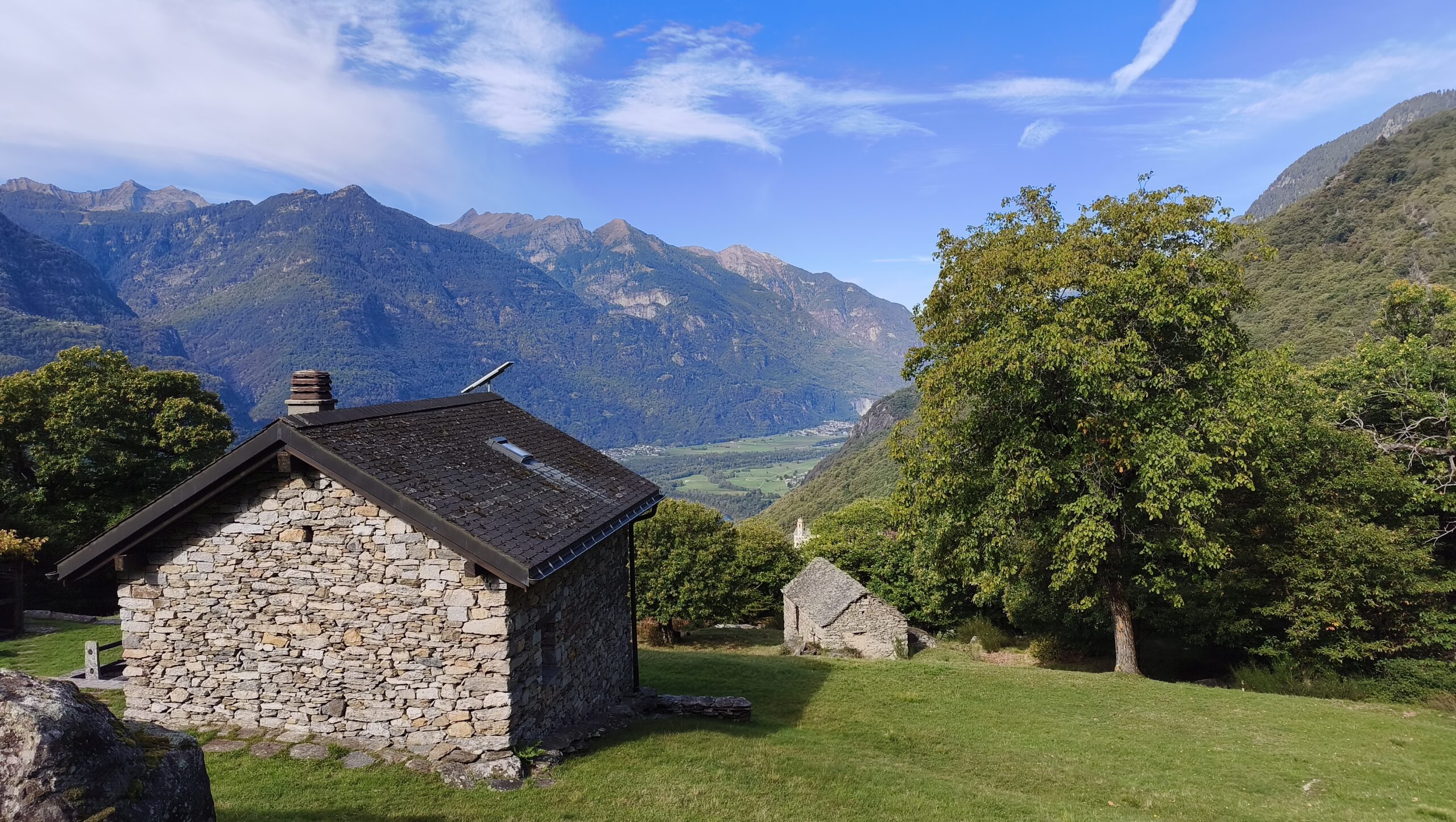 Cavri mit Blick ins Tal